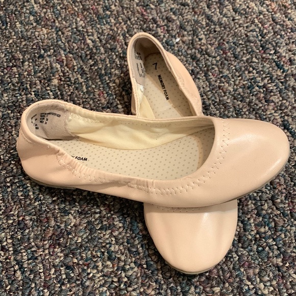 Pale pink flats, memory foam size 7 - Picture 1 of 6
